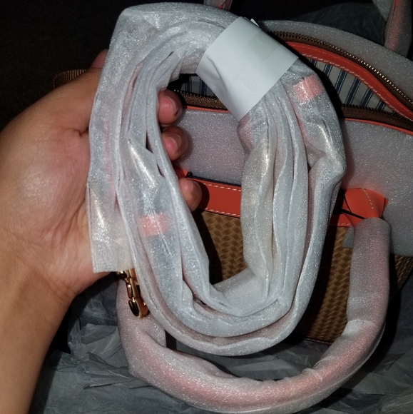 Dooney & Bourke Beacon Woven Domed Satchel/wallet - Picture 4 of 8